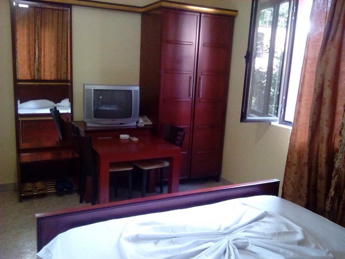 Hotel Deja Tirana Bagian luar foto