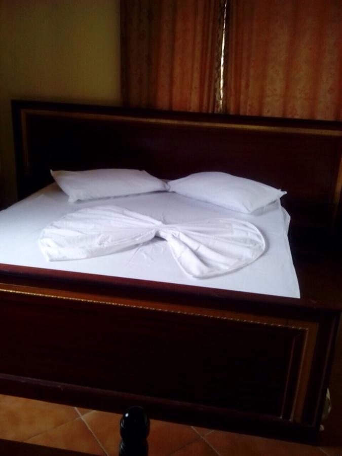 Hotel Deja Tirana Bagian luar foto